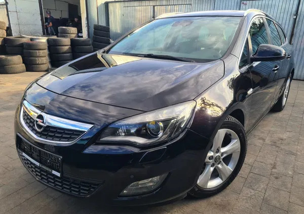 Opel Astra cena 24499 przebieg: 233745, rok produkcji 2011 z Łobżenica małe 781